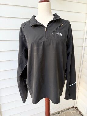 The North Face Mens Large Black 1/4 Zip Pullover
Jacket Vent Back Pocket EUC